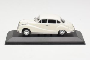 BMW 502 V8 Weiß Minichamps 1:43 430022400 Metall