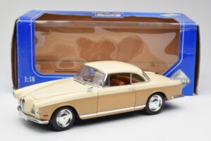 BMW 503 Beige Revell 1:18 8832 Metall — Bild 8 von 8