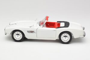 BMW 507 Touring Sport Feather White Revell 1:18 8810 Metall — Bild 4 von 8