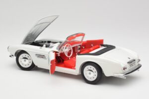 BMW 507 Touring Sport Feather White Revell 1:18 8810 Metall — Bild 5 von 8