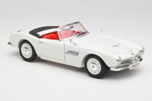 BMW 507 Touring Sport Feather White Revell 1:18 8810 Metall — Bild 6 von 8
