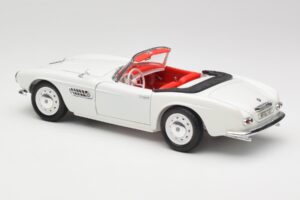BMW 507 Touring Sport Feather White Revell 1:18 8810 Metall — Bild 7 von 8