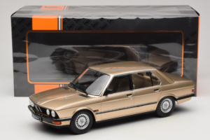 BMW 520i E28 Gold Metallic IXO 1:18 18CMC184 Metall — Bild 6 von 6