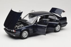 BMW 535i E34 Blue Metallic Minichamps 1:18 100024004 Metall — Bild 2 von 8