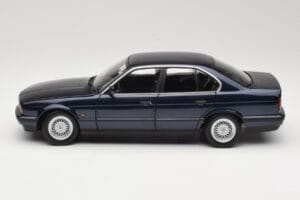 BMW 535i E34 Blue Metallic Minichamps 1:18 100024004 Metall — Bild 4 von 8