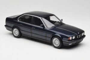 BMW 535i E34 Blue Metallic Minichamps 1:18 100024004 Metall — Bild 6 von 8