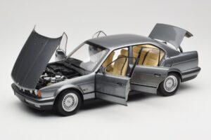 BMW 535i E34 Grau Metallic Minichamps 1:18 100024008 Metall — Bild 2 von 8