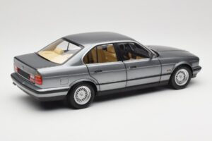 BMW 535i E34 Grau Metallic Minichamps 1:18 100024008 Metall — Bild 3 von 8