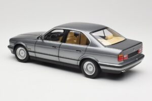 BMW 535i E34 Grau Metallic Minichamps 1:18 100024008 Metall — Bild 7 von 8