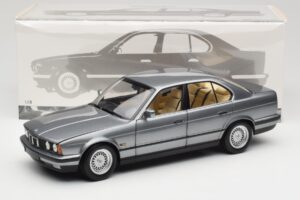 BMW 535i E34 Grau Metallic Minichamps 1:18 100024008 Metall — Bild 8 von 8