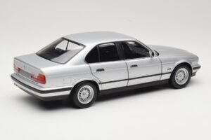 BMW 535i E34 Silber Minichamps 1:18 100024005 Metall — Bild 3 von 8
