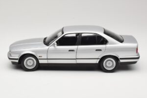 BMW 535i E34 Silber Minichamps 1:18 100024005 Metall — Bild 4 von 8