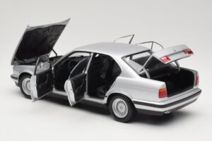 BMW 535i E34 Silber Minichamps 1:18 100024005 Metall — Bild 5 von 8