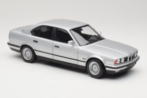 BMW 535i E34 Silber Minichamps 1:18 100024005 Metall — Bild 6 von 8