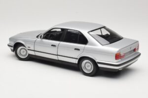 BMW 535i E34 Silber Minichamps 1:18 100024005 Metall — Bild 7 von 8