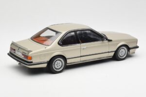 BMW 635 CSi E24 Bronzit Beige Metallic AUTOart 1:18 70523 Metall — Bild 3 von 8