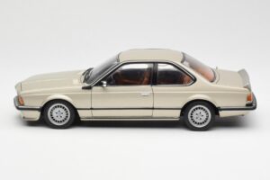 BMW 635 CSi E24 Bronzit Beige Metallic AUTOart 1:18 70523 Metall — Bild 4 von 8