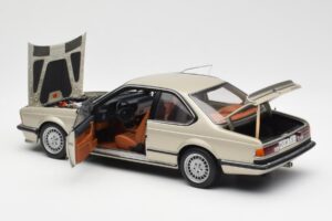 BMW 635 CSi E24 Bronzit Beige Metallic AUTOart 1:18 70523 Metall — Bild 5 von 8