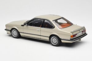 BMW 635 CSi E24 Bronzit Beige Metallic AUTOart 1:18 70523 Metall — Bild 7 von 8