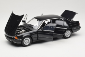 BMW 730i E32 Black Metallic Minichamps 1:18 100023002 Metall — Bild 2 von 8