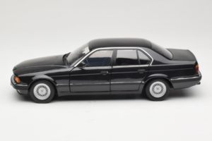 BMW 730i E32 Black Metallic Minichamps 1:18 100023002 Metall — Bild 4 von 8