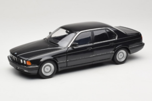 BMW 730i E32 Black Metallic Minichamps 1:18 100023002 Metall