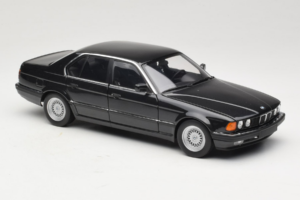 BMW 730i E32 Black Metallic Minichamps 1:18 100023002 Metall — Bild 6 von 8