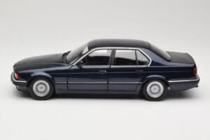 BMW 730i E32 Blau Metallic Minichamps 1:18 100023006 Metall — Bild 4 von 8