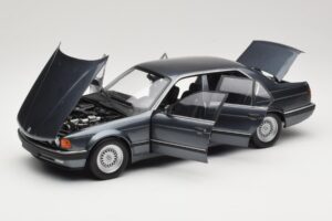 BMW 730i E32 Grey Metallic Minichamps 1:18 100023005 Metall — Bild 2 von 8
