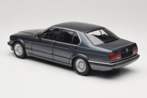 BMW 730i E32 Grey Metallic Minichamps 1:18 100023005 Metall — Bild 7 von 8