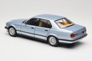 BMW 730i E32 Hellblau Metallic Minichamps 1:18 100023008 Metall — Bild 7 von 8