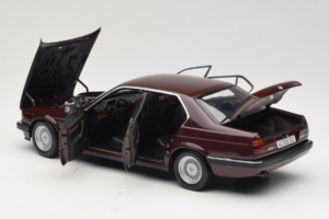 BMW 730i E32 Red Metallic Minichamps 1:18 100023001 Metall — Bild 5 von 8