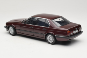 BMW 730i E32 Red Metallic Minichamps 1:18 100023001 Metall — Bild 7 von 8