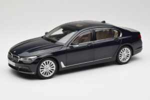 BMW 750Li F02 Imperial Blue Paragon 1:18 80432405586 Metall