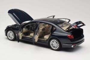 BMW 750Li F02 Imperial Blue Paragon 1:18 80432405586 Metall — Bild 5 von 8