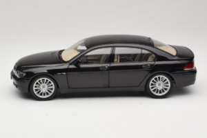 BMW 760Li E66 Individual Schwarz Kyosho 1:18 08573RB Metall — Bild 4 von 8