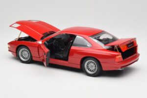 BMW 850Ci E31 Brilliant Red Revell 1:18 8827 Metall — Bild 5 von 8