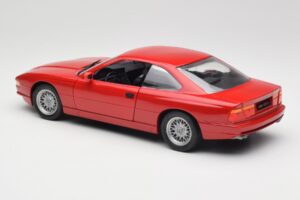 BMW 850Ci E31 Brilliant Red Revell 1:18 8827 Metall — Bild 7 von 8