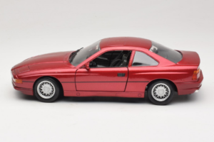 BMW 850i E31 Rot Tchibo 1:18 36157 Metall — Bild 4 von 8