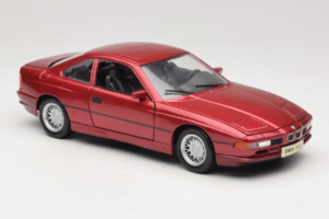 BMW 850i E31 Rot Tchibo 1:18 36157 Metall — Bild 6 von 8