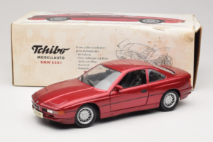 BMW 850i E31 Rot Tchibo 1:18 36157 Metall — Bild 8 von 8