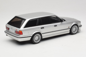 BMW Alpina B10 E34 4.6 Touring Silber MCG 1:18 MCG18332MCW Metall — Bild 2 von 6