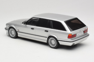 BMW Alpina B10 E34 4.6 Touring Silber MCG 1:18 MCG18332MCW Metall — Bild 5 von 6