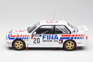 BMW E30 M3 #20 M. Duez / A. Lopes 1000 Lakes Rally 1989 IXO 1:18 18RMC132 Metall — Bild 3 von 6