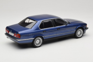 BMW Alpina B11 E32 3.5 Metallic Blue MCG 1:18 MCG18232 Metall — Bild 2 von 6