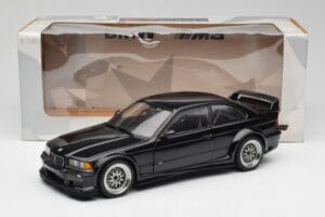 BMW E36 M3 GTR Street Cosmos Schwarz UT Models 1:18 20481 Metall — Bild 8 von 8