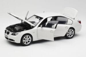 BMW E60 545i Alpine Weiß Kyosho 1:18 08591W Metall — Bild 2 von 8