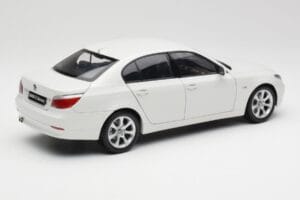 BMW E60 545i Alpine Weiß Kyosho 1:18 08591W Metall — Bild 3 von 8