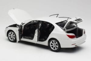 BMW E60 545i Alpine Weiß Kyosho 1:18 08591W Metall — Bild 5 von 8