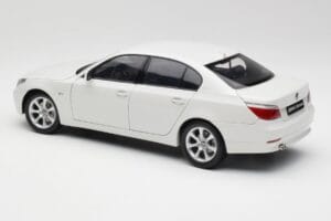 BMW E60 545i Alpine Weiß Kyosho 1:18 08591W Metall — Bild 7 von 8